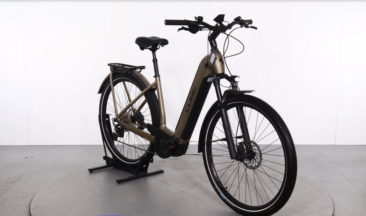 Cube Kathmandu Hybrid Pro 625 2023 – Bicicleta eléctrica urbana reacondicionada