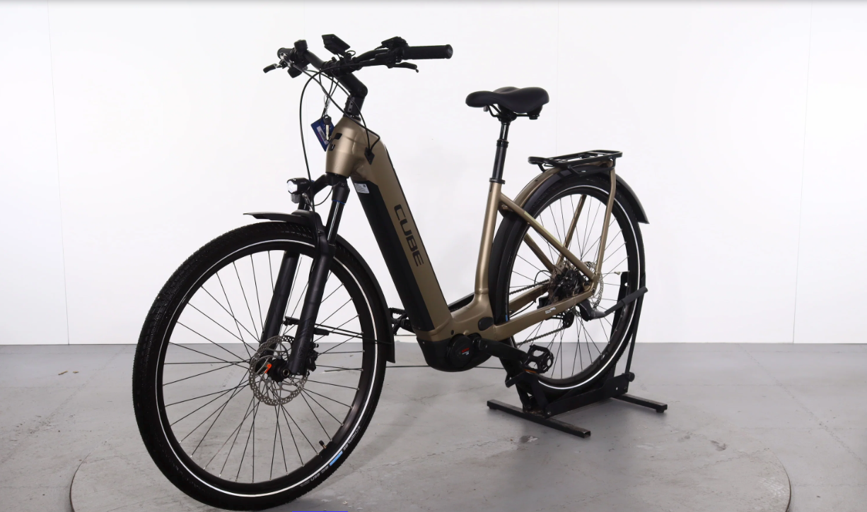 Cube Kathmandu Hybrid Pro 625 2023 – Bicicleta eléctrica urbana reacondicionada